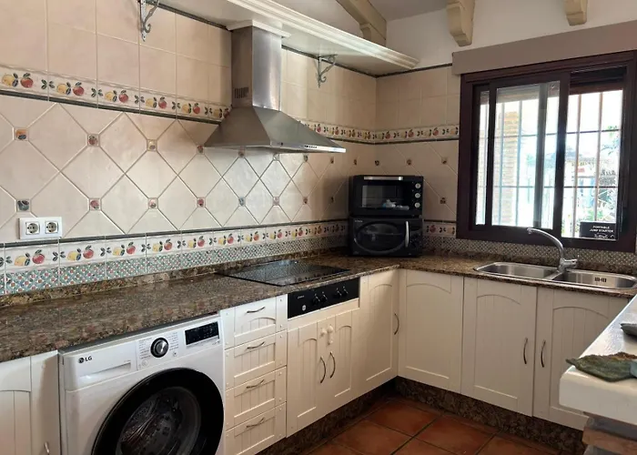 Martina فيلة كونيل ذي لا فرونتيرا